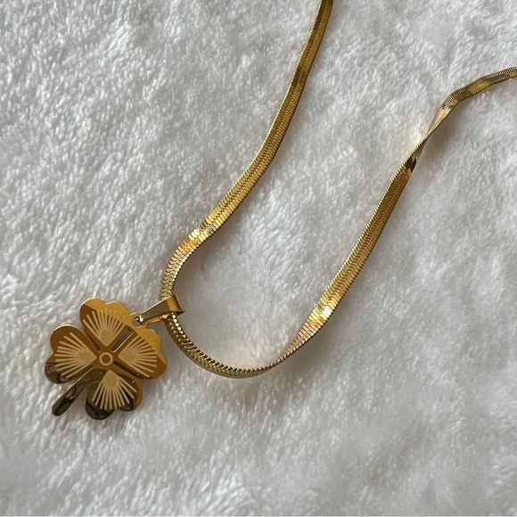 18K Gold Plated Necklace & Bracelet in Set, Four-Clover Leaf Stainless Steel-NEW - Picture 7 of 12